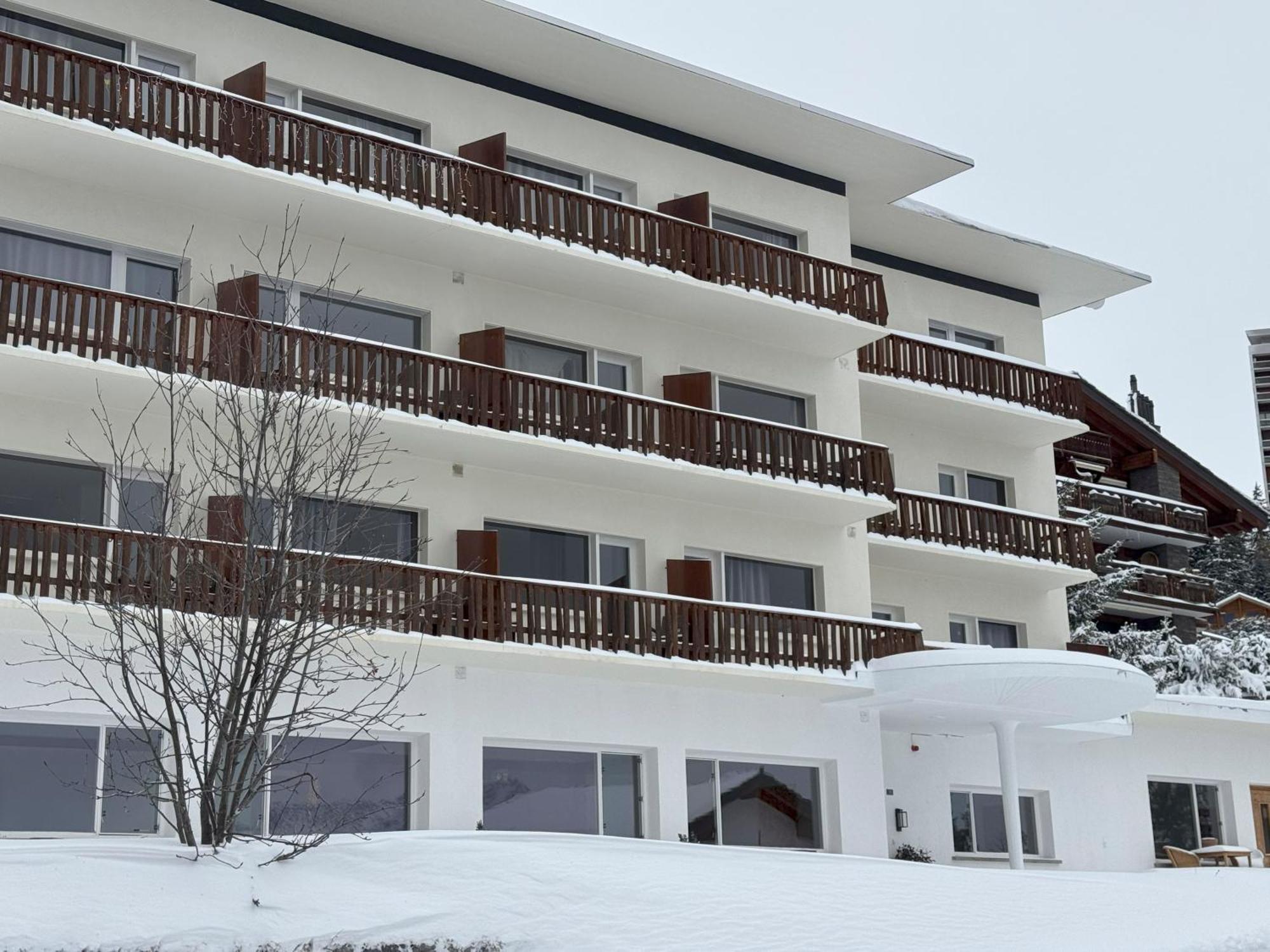 Crans Montana Suites Bagian luar foto