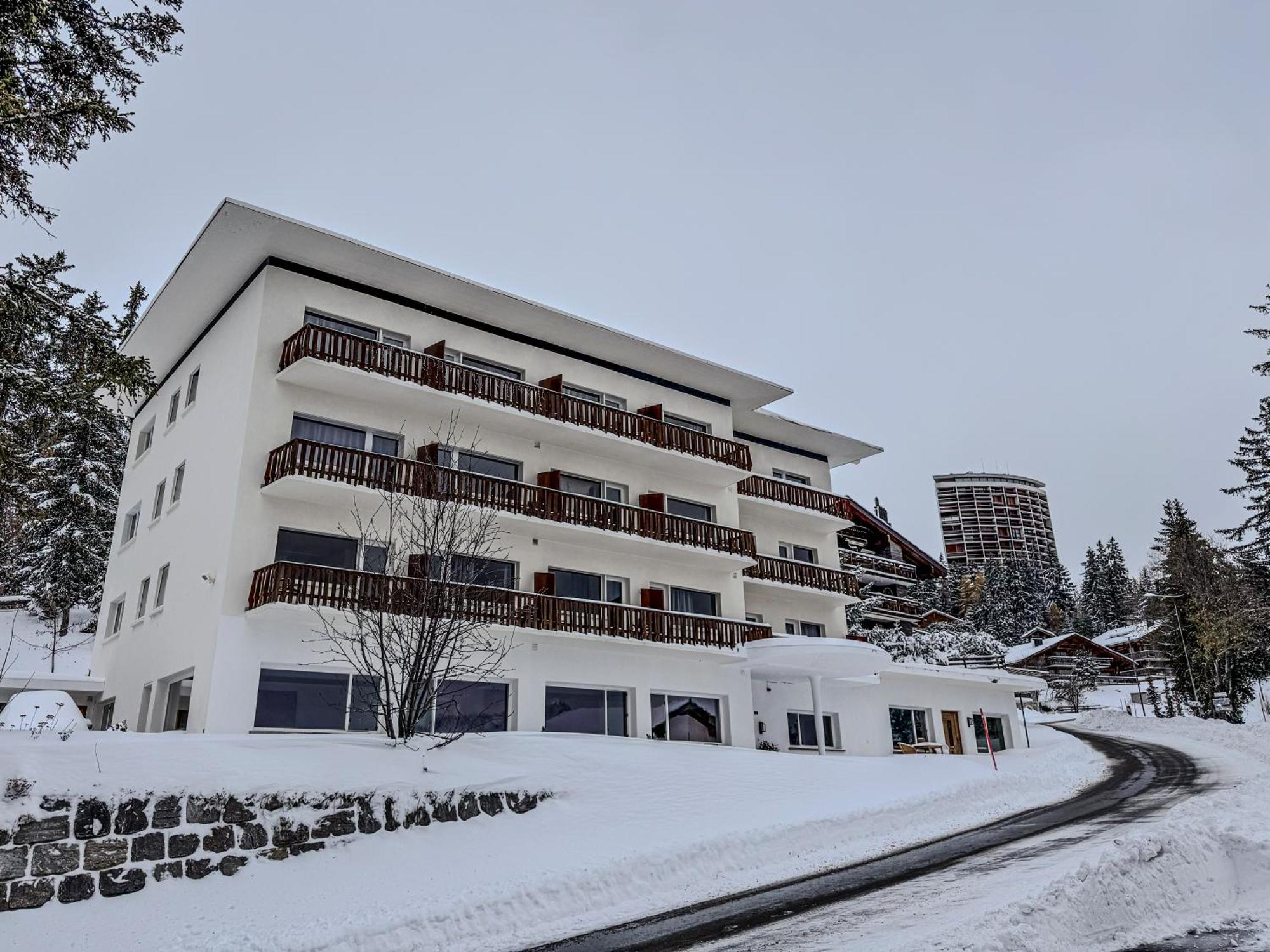 Crans Montana Suites Bagian luar foto