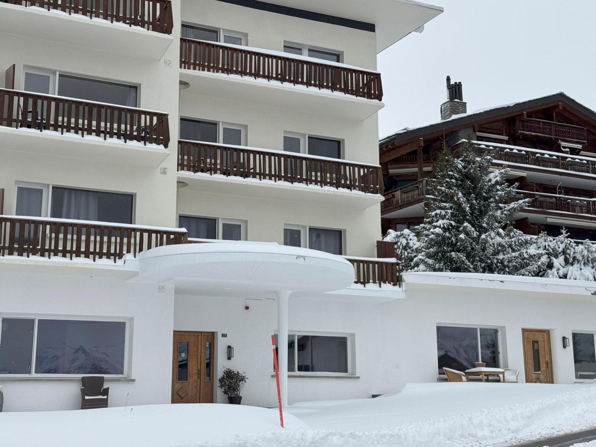 Crans Montana Suites Bagian luar foto