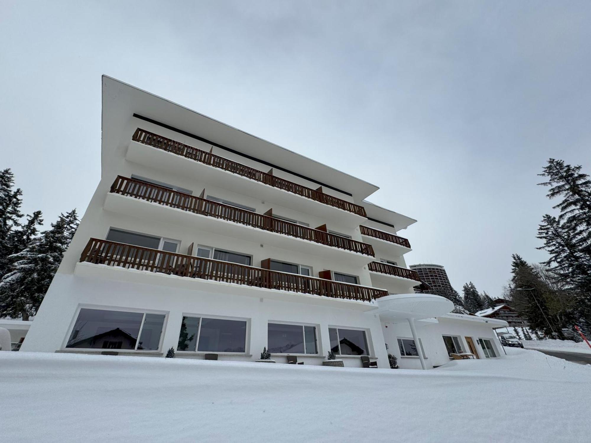 Crans Montana Suites Bagian luar foto