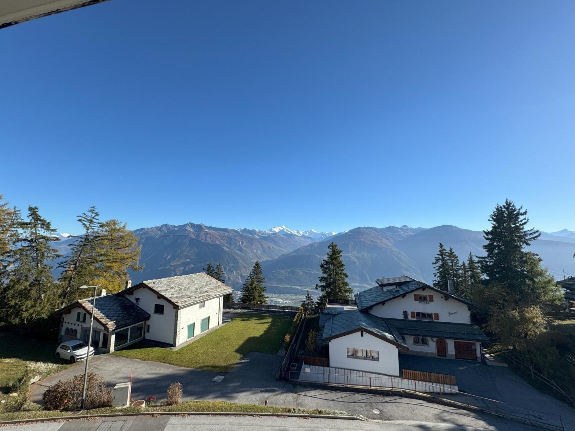 Crans Montana Suites Bagian luar foto