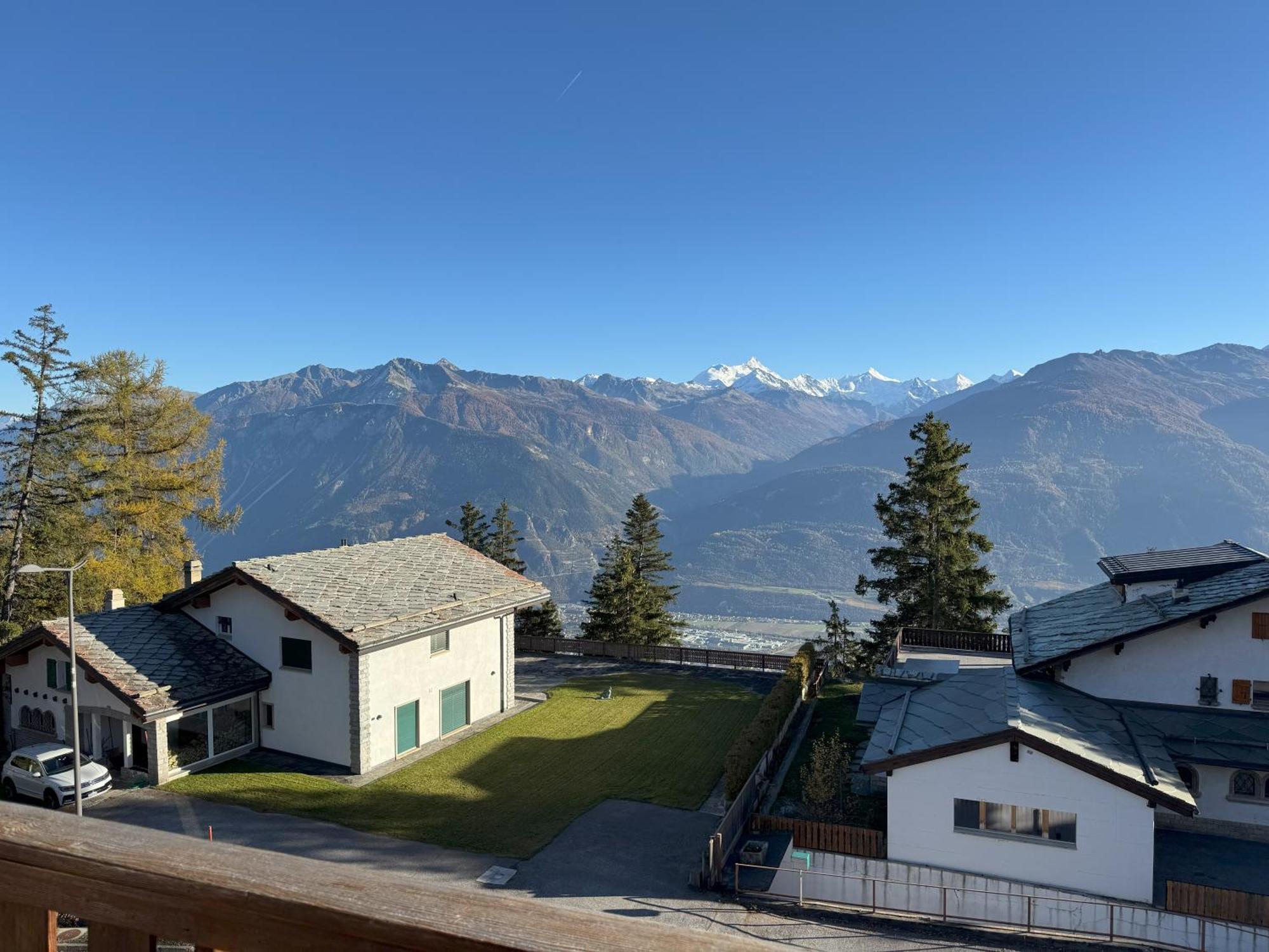 Crans Montana Suites Bagian luar foto