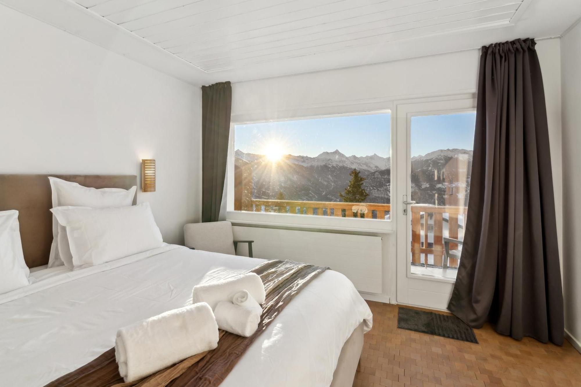 Crans Montana Suites Bagian luar foto