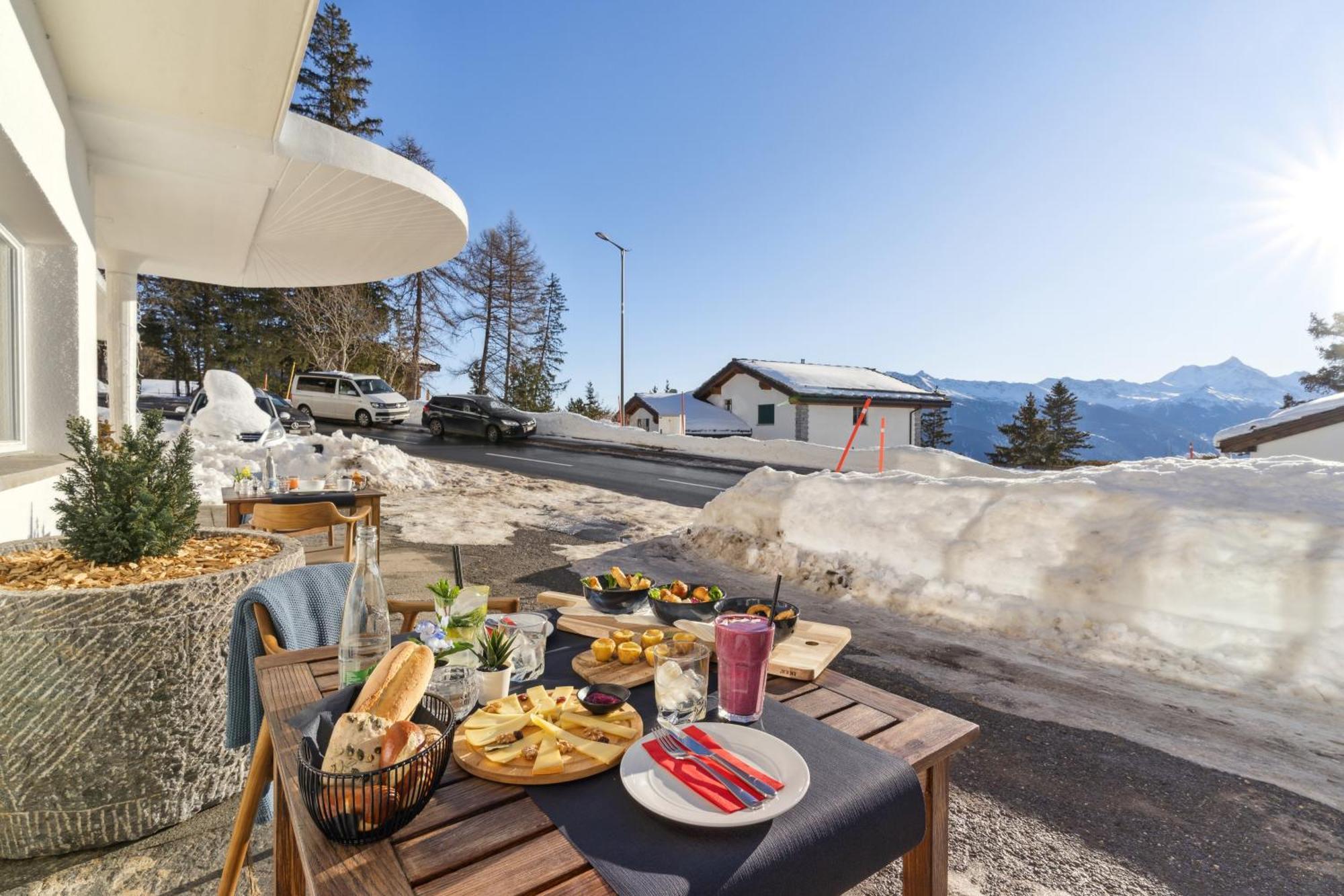 Crans Montana Suites Bagian luar foto